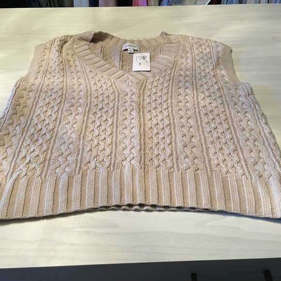 Evereve “Chloe” cable vest - Picture 2 of 7